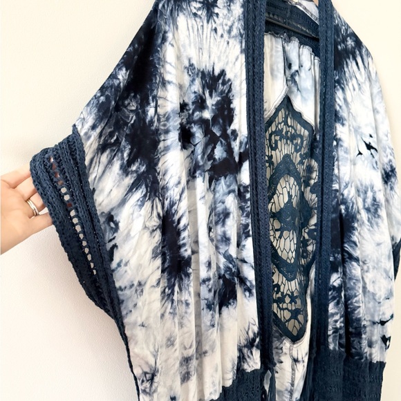 Origami By Vivien Crochet and Fringe Kimono in Blue & White Tie Dye OS - Picture 2 of 5